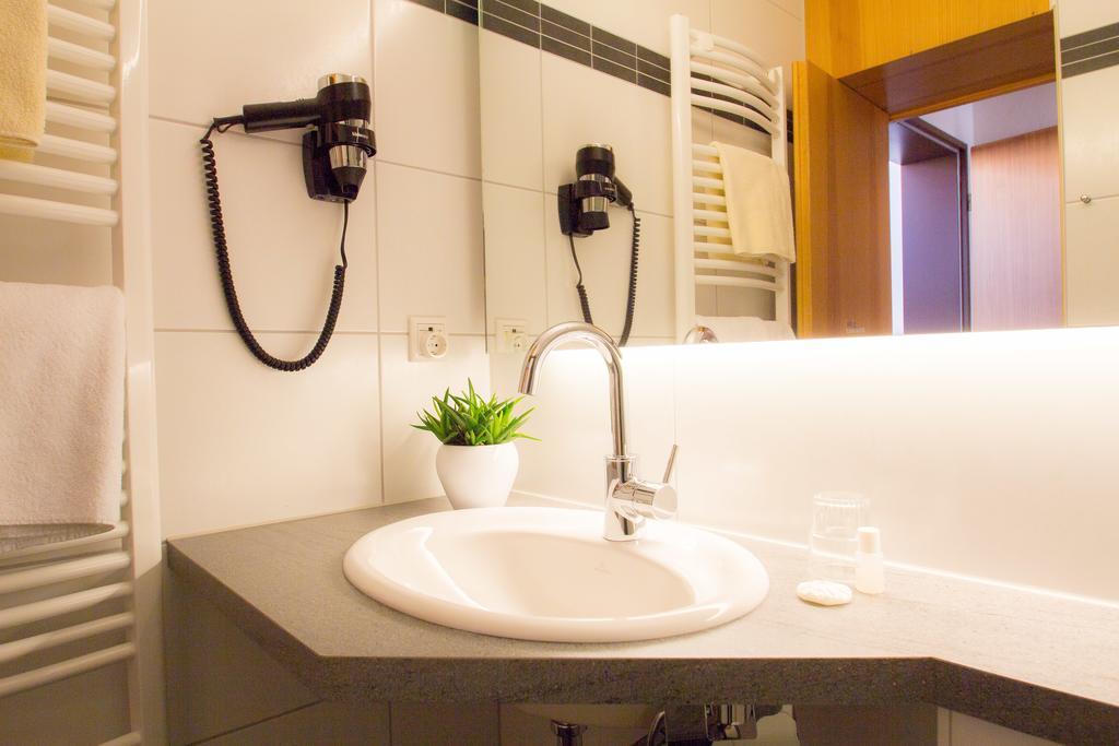 Hotel Am Lingelbach Knullwald Room photo