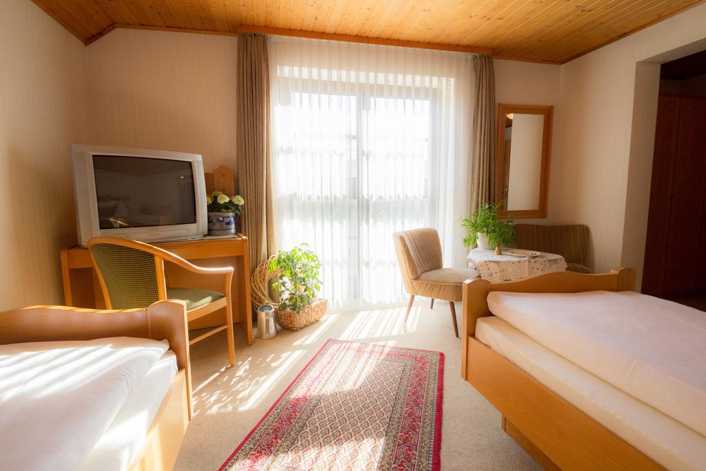 Hotel Am Lingelbach Knullwald Room photo
