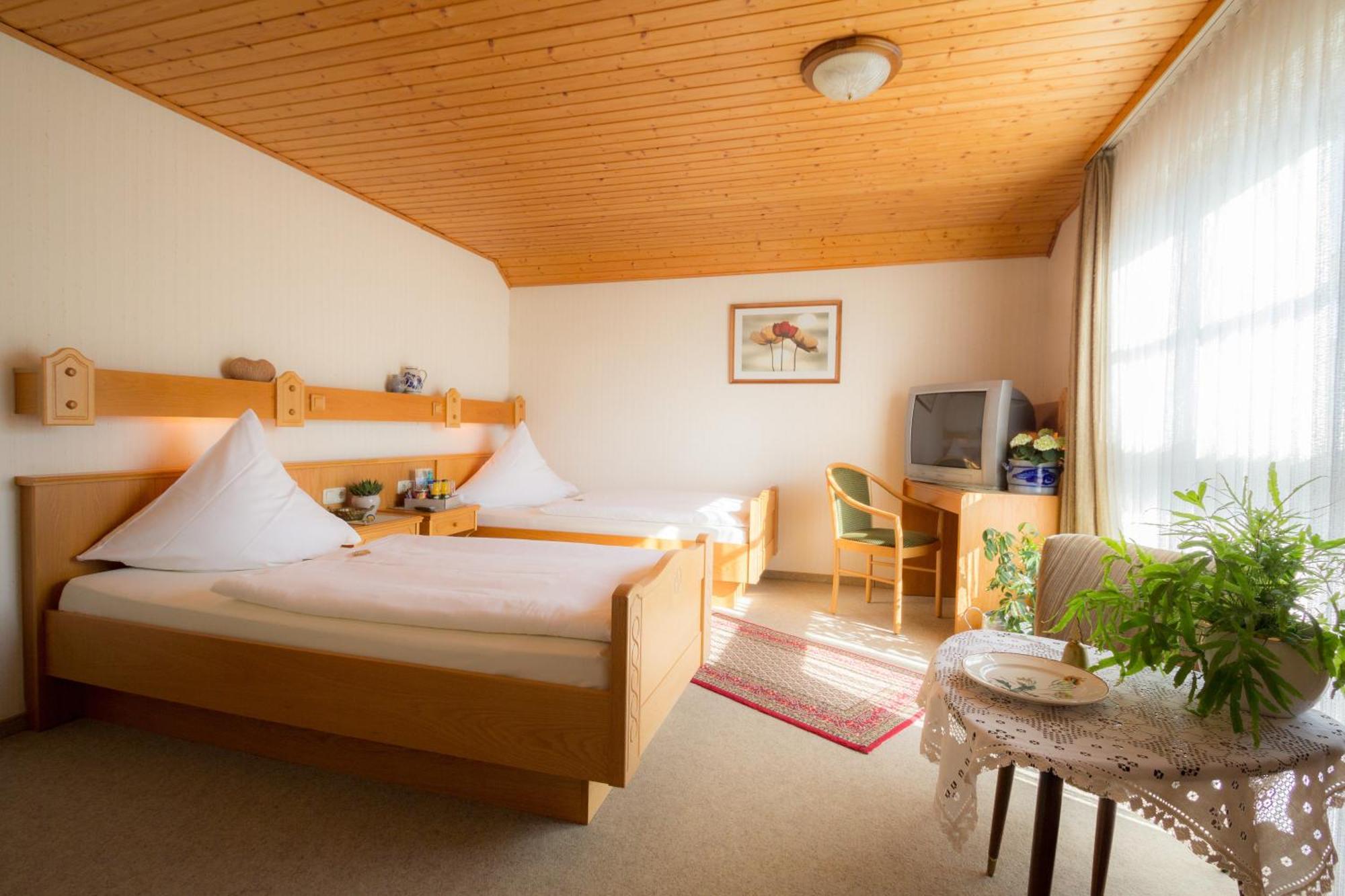 Hotel Am Lingelbach Knullwald Room photo