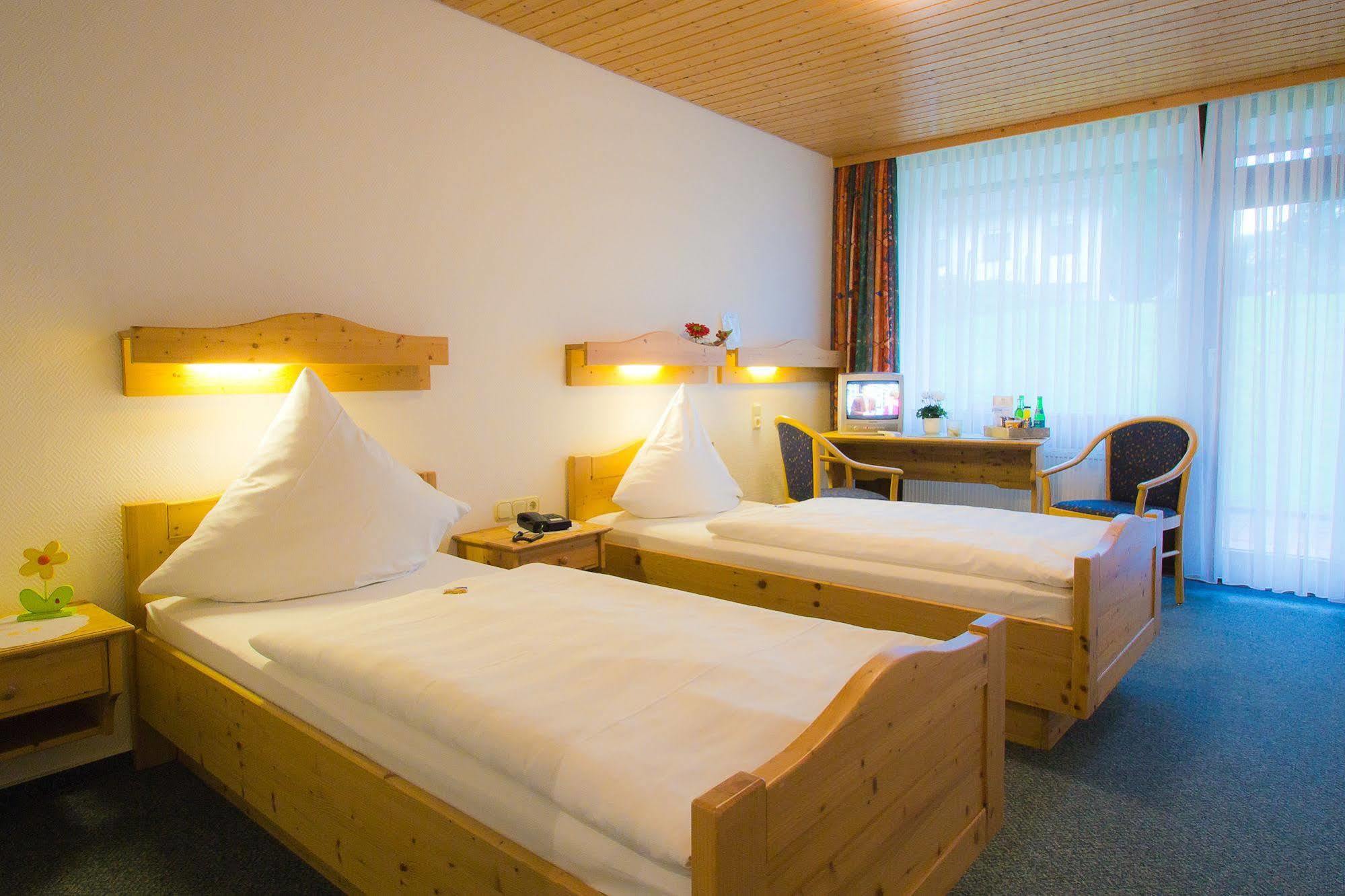Hotel Am Lingelbach Knullwald Exterior photo